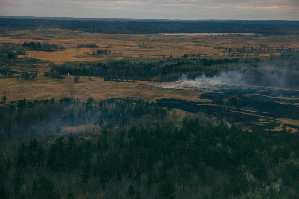 34th ECAB Conducts Helicopter Water Bucket Training with MNDNR