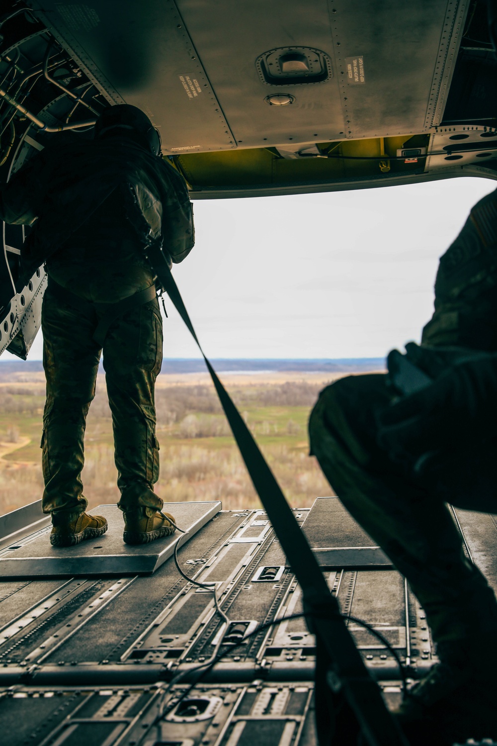 34th ECAB Conducts Helicopter Water Bucket Training with MNDNR