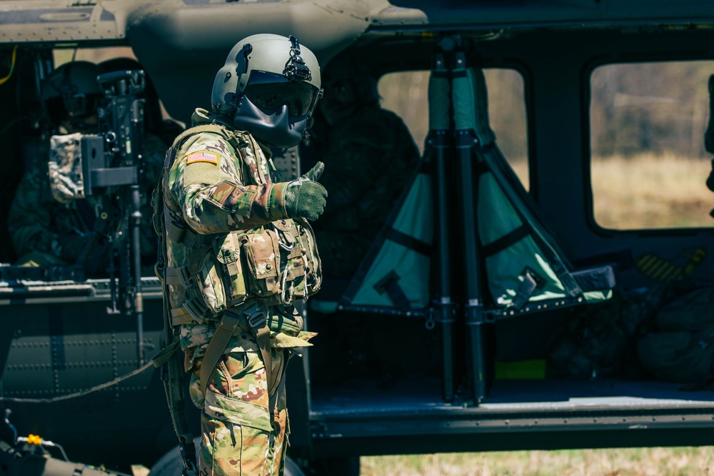 2-285th Aviation Regiment Conducts Aerial Gunnery