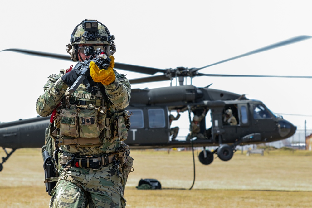 Mexican navy special forces enhance capabilities during fast rope insertion and extraction systems training