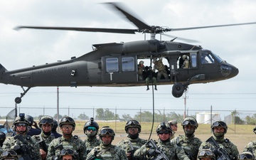 Mexican navy special forces enhance capabilities during fast rope insertion and extraction systems training