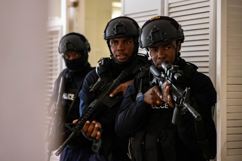 Barbados Police Tactical Response Unit Receives Expert Feedback from Interagency Training Specialist at TRADEWINDS 24