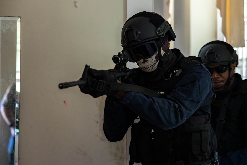 Barbados Police Tactical Response Unit Receives Expert Feedback from Interagency Training Specialist at TRADEWINDS 24