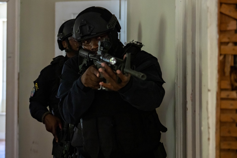 Barbados Police Tactical Response Unit Receives Expert Feedback from Interagency Training Specialist at TRADEWINDS 24