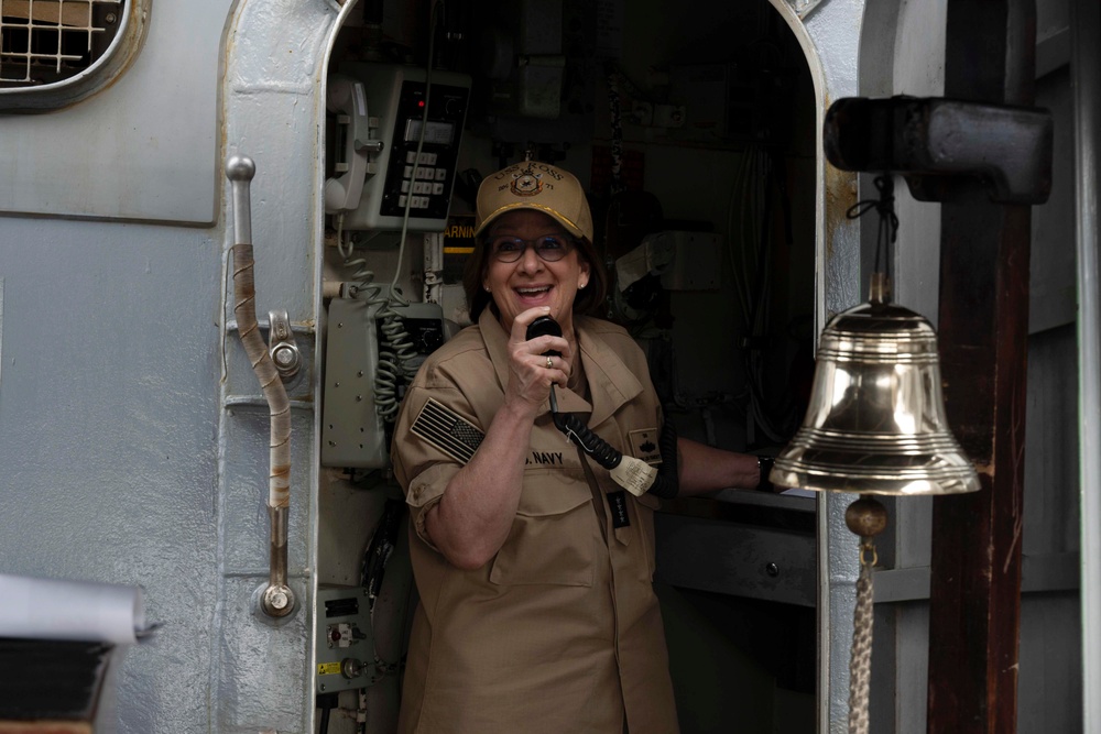 DVIDS - News - CNO Welcomes USS Carney from Historic Middle East Deployment