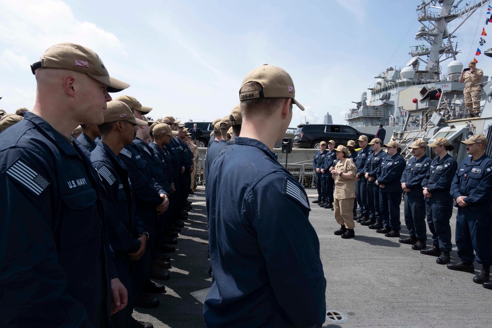 CNO Welcomes USS Carney Home from Deployment