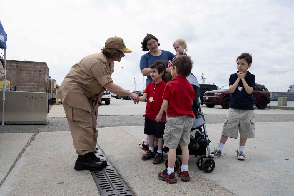 CNO Welcomes USS Carney Home from Deployment