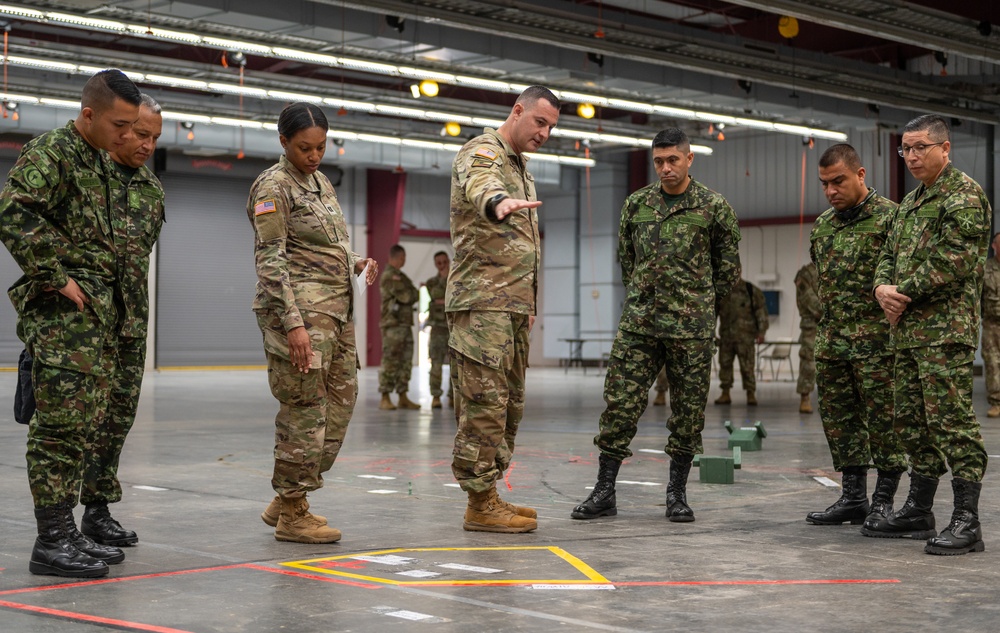 Colombian army visits 263rd AAMDC major subordinate command