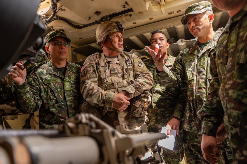 Colombian army visits 263rd AAMDC major subordinate command