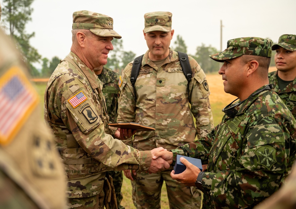 Colombian army visits 263rd AAMDC major subordinate command