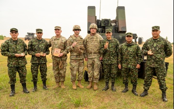 Colombian army visits 263rd AAMDC major subordinate command