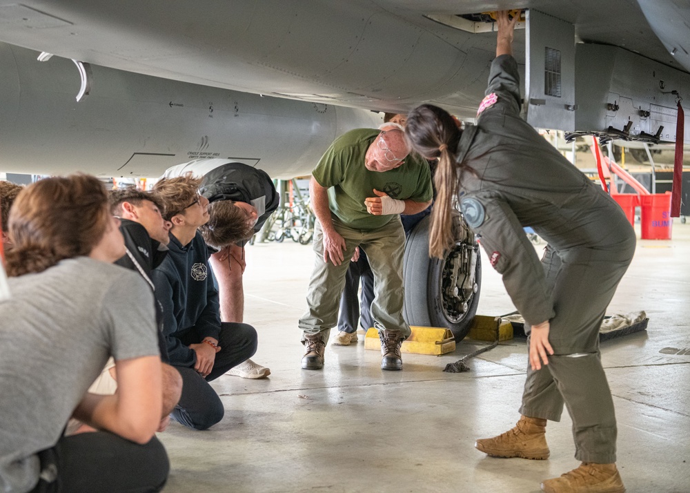 104th Fighter Wing hosts Wediko school, Shephard Hill Regional High School, and Shenendehowa High School for base tour