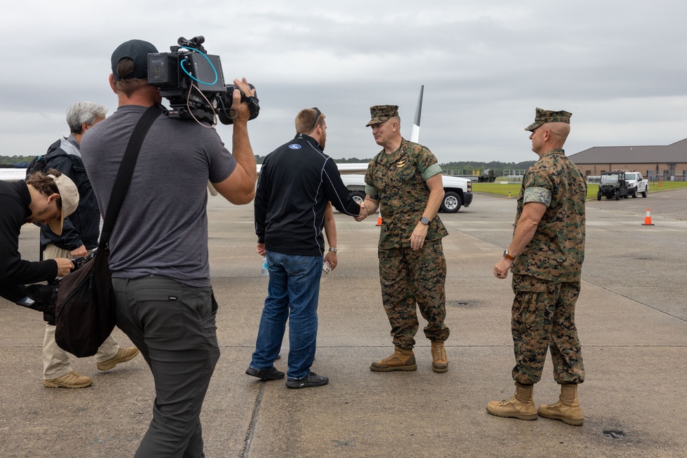 Chris Buescher visits MCAS Beaufort