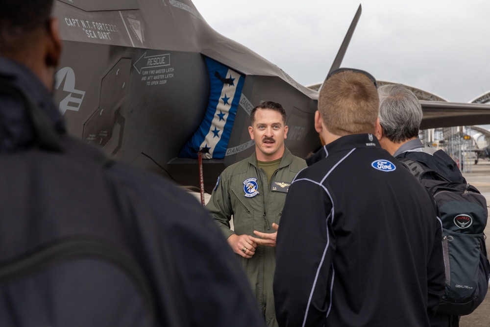 Chris Buescher visits MCAS Beaufort