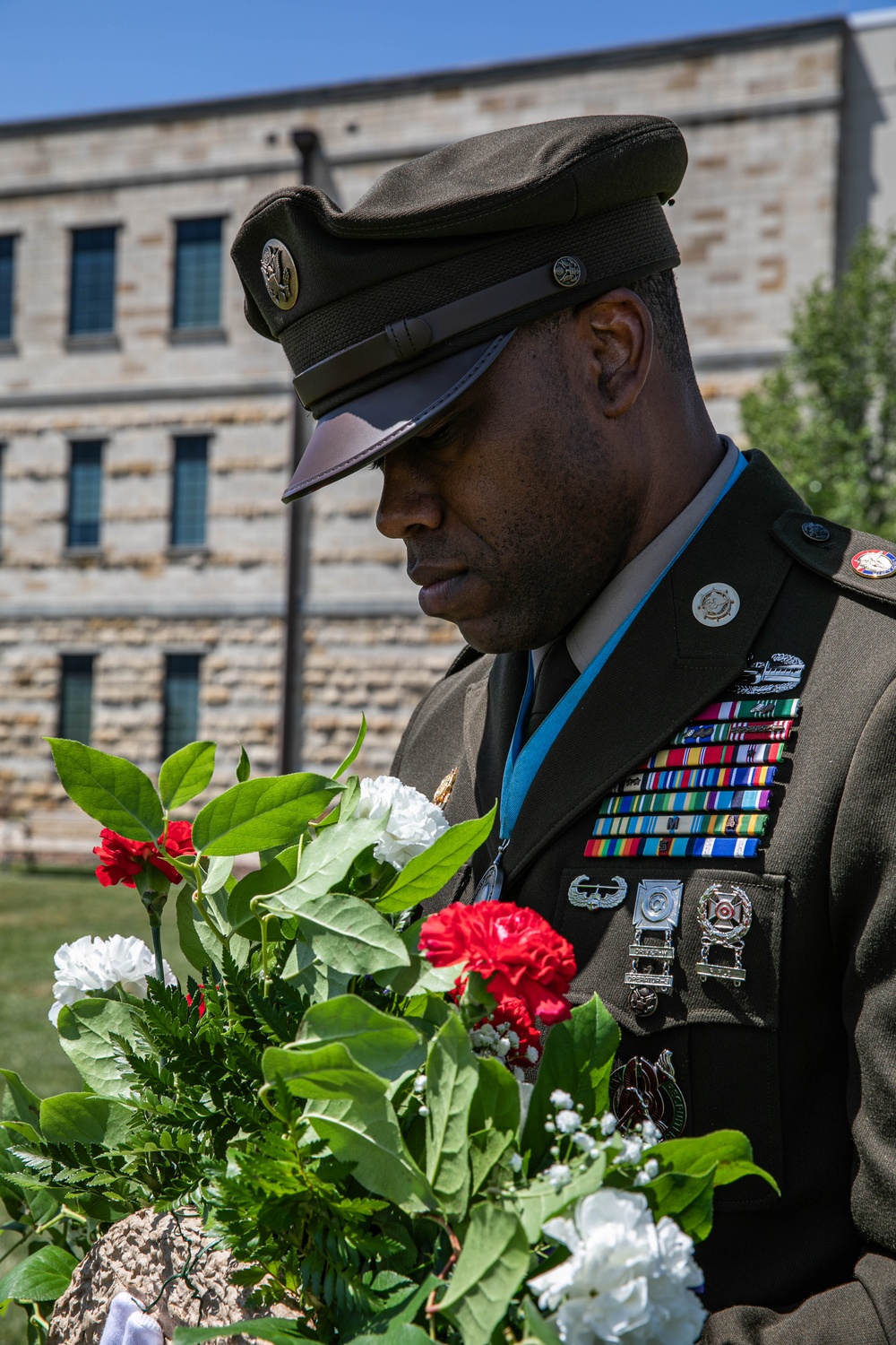 MG Meyer Unveils Desert Storm Memorial Alongside Commanders Widow