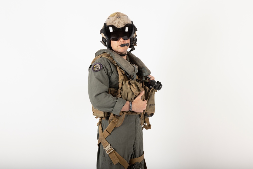 America’s Airshow: Marines pose for Content