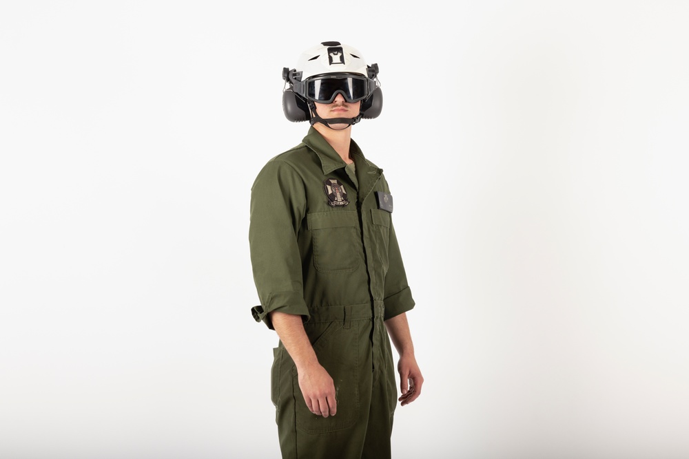 America’s Airshow: Marines pose for Content