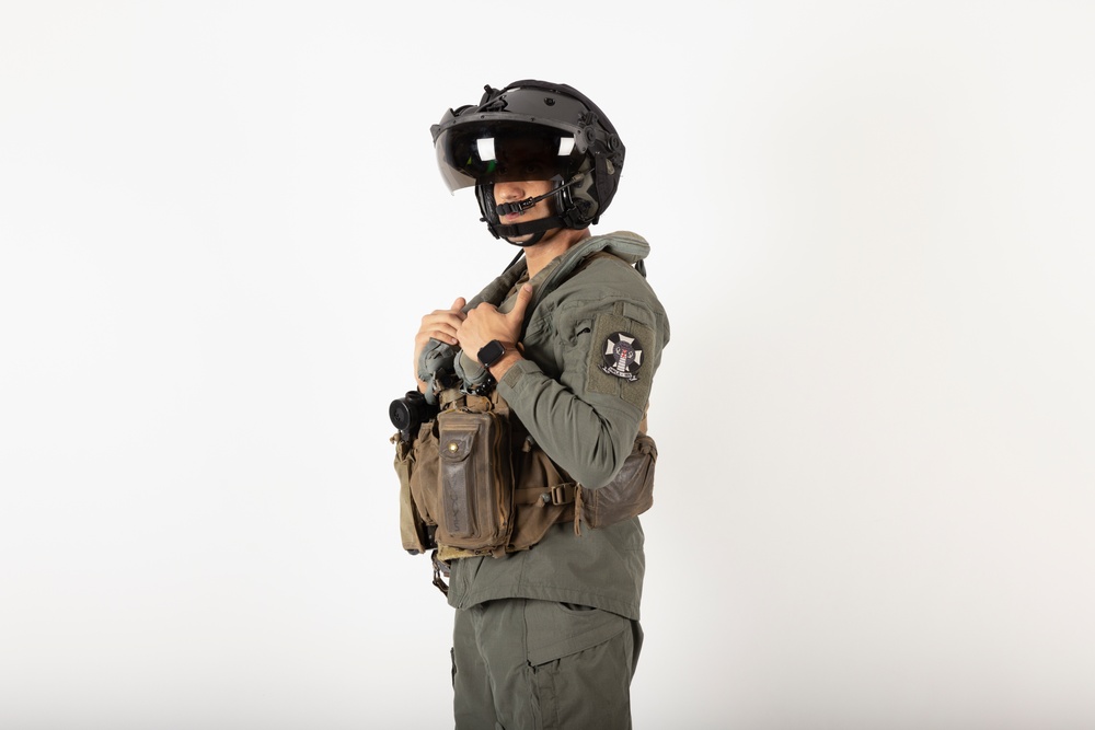 America’s Airshow: Marines pose for Content