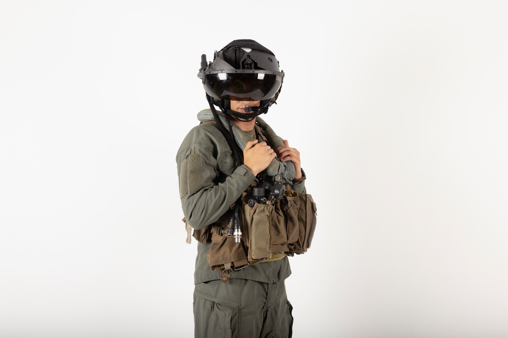 America’s Airshow: Marines pose for Content