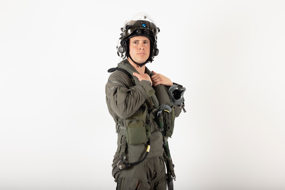 America’s Airshow: Marines pose for Content