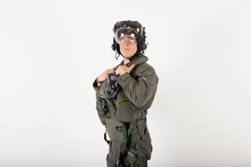 America’s Airshow: Marines pose for Content