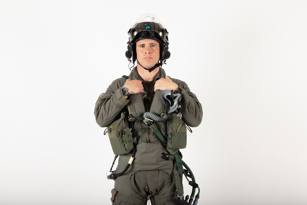 America’s Airshow: Marines pose for Content