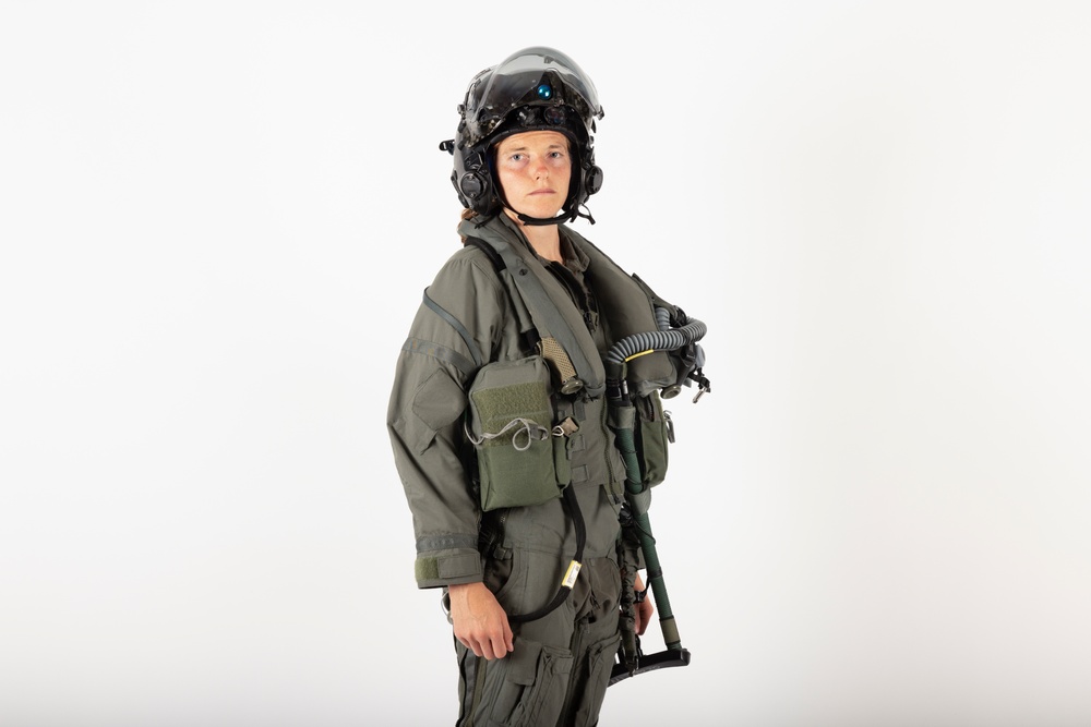 America’s Airshow: Marines pose for Content