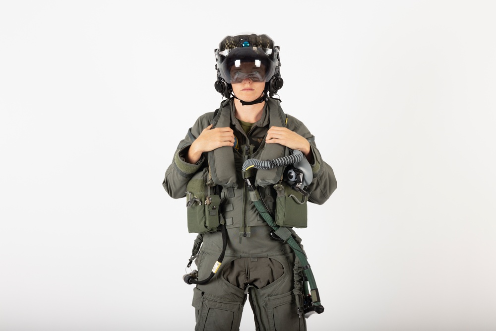 America’s Airshow: Marines pose for Content