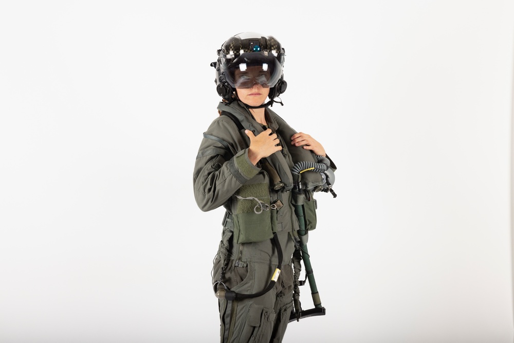 America’s Airshow: Marines pose for Content