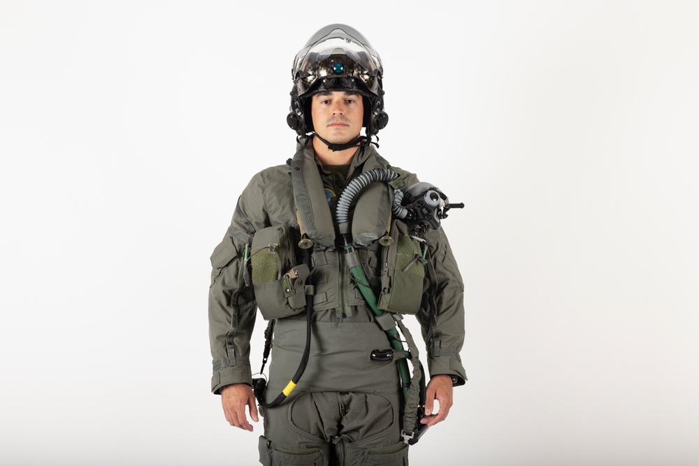 America’s Airshow: Marines pose for Content