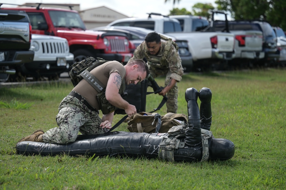 Air Force, Navy participate in fire team challenge