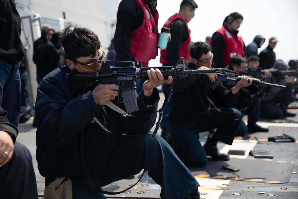 USS Ralph Johnson conducts M4 firing range