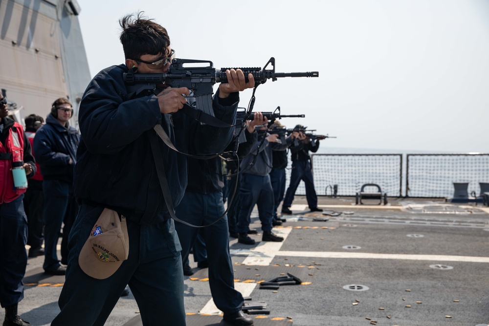 USS Ralph Johnson conducts M4 firing range