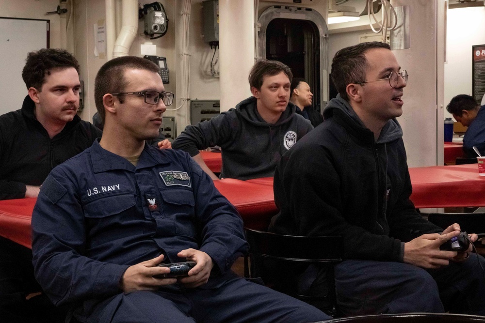 USS Ralph Johnson hosts game night for Sailors underway