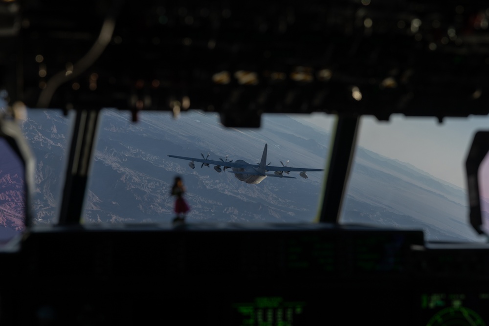 VMGR-153 Marines Conduct Flight Operations in Arizona