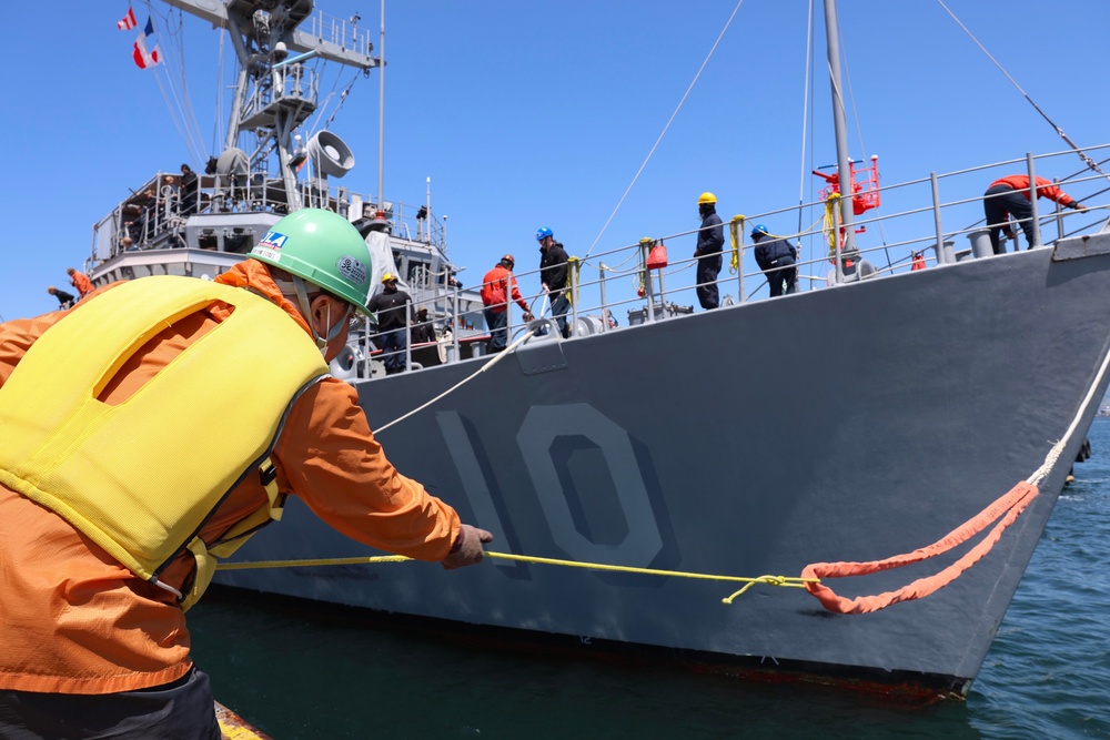 USS Warrior (MCM 10) Arrives in Hakodate, Japan