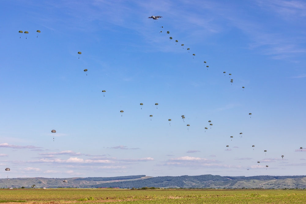 NATO troops conduct airborne jump during Swift Response