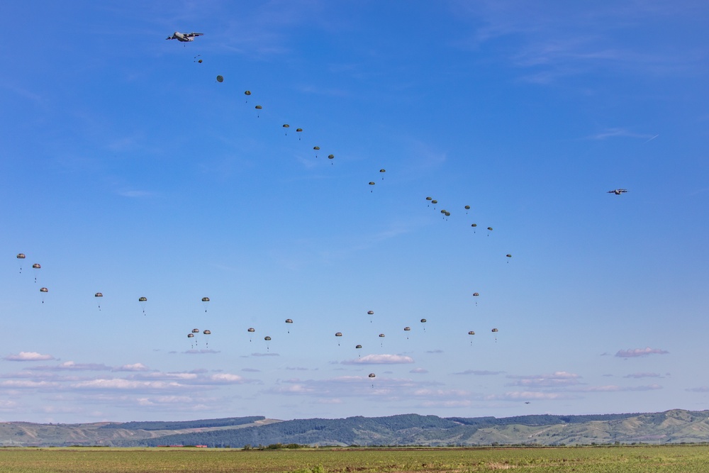 NATO troops conduct airborne jump during Swift Response