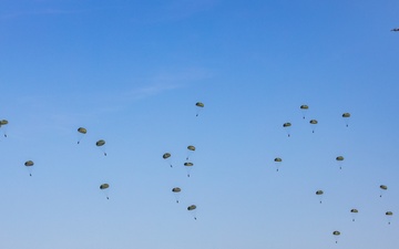 NATO troops conduct airborne jump during Swift Response