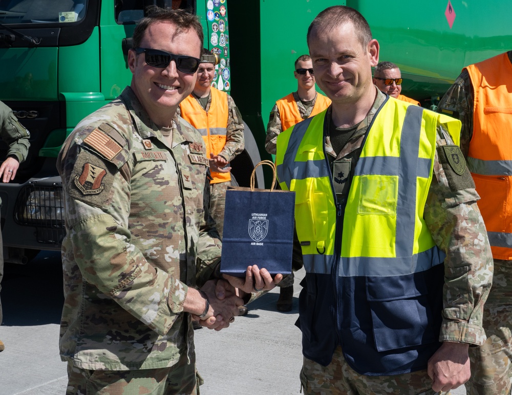 AK24: 435th AGOW command team visits Šiauliai Air Base during joint hot-pit refueling with Lithuanian Air Force