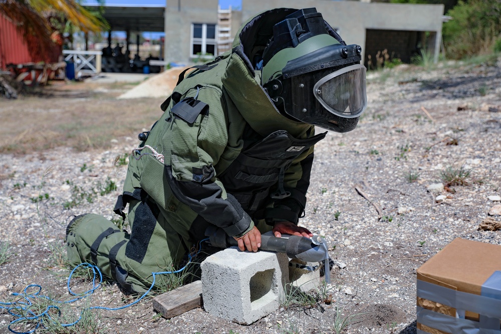 Partner nations increase explosive ordinance disposal proficiency during TRADEWINDS 24
