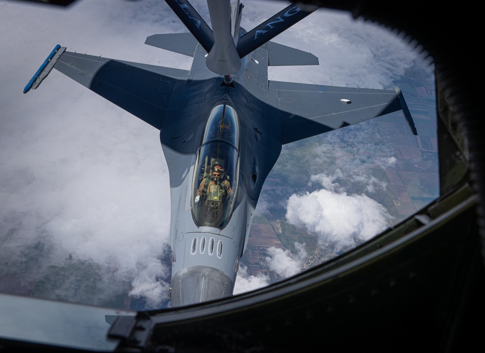 117th Air Refueling Wing refuels Romanian F-16s in the skies over Bucharest