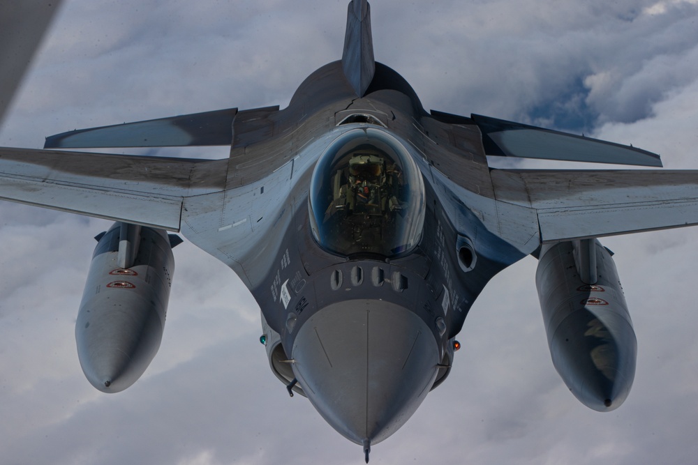 117th Air Refueling Wing refuels Romanian F-16s in the skies over Bucharest