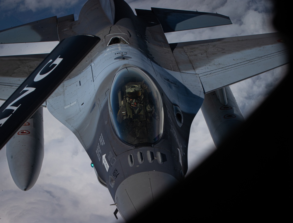 117th Air Refueling Wing refuels Romanian F-16s in the skies over Bucharest