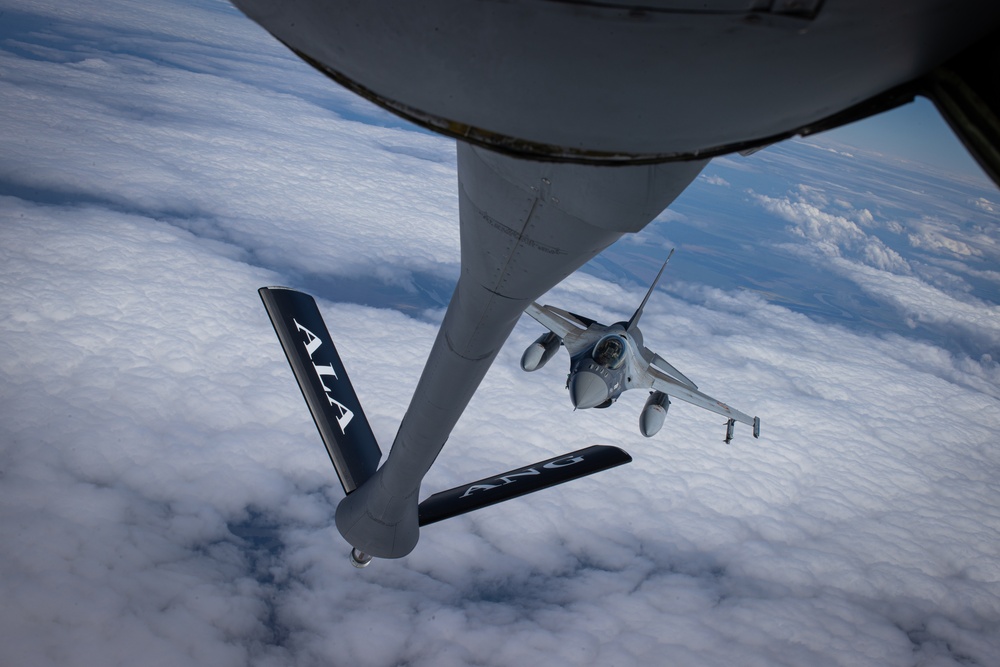 117th Air Refueling Wing refuels Romanian F-16s in the skies over Bucharest