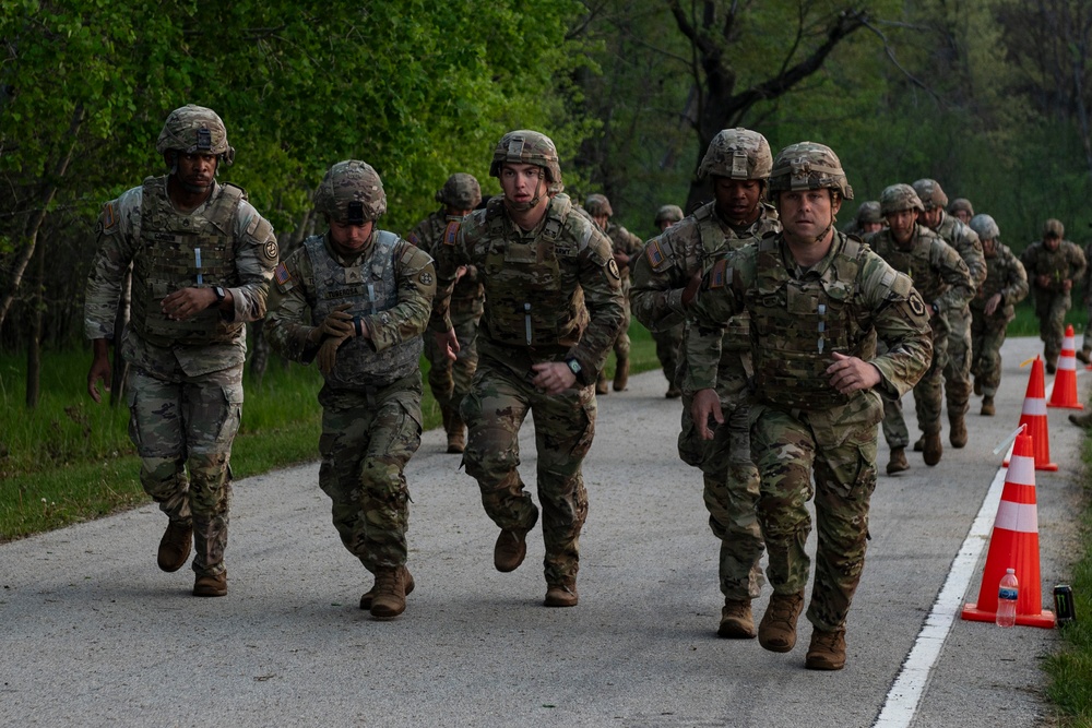 Expert Soldier Badge candidates complete Expert Physical Fitness Assessment