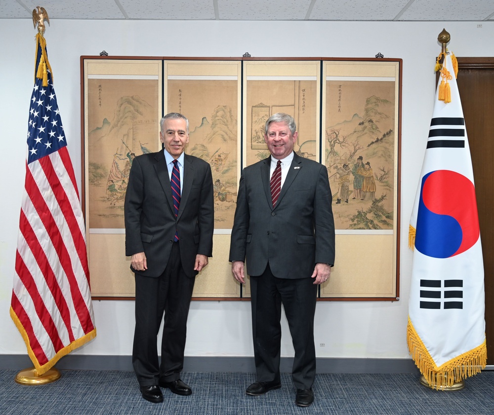 DSCA Director Jim Hursch visits the Republic of Korea