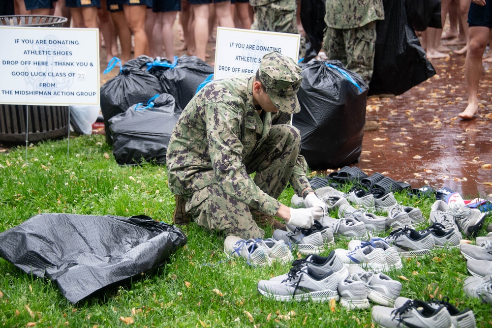 USNA Class of 2027 Hendon Climb