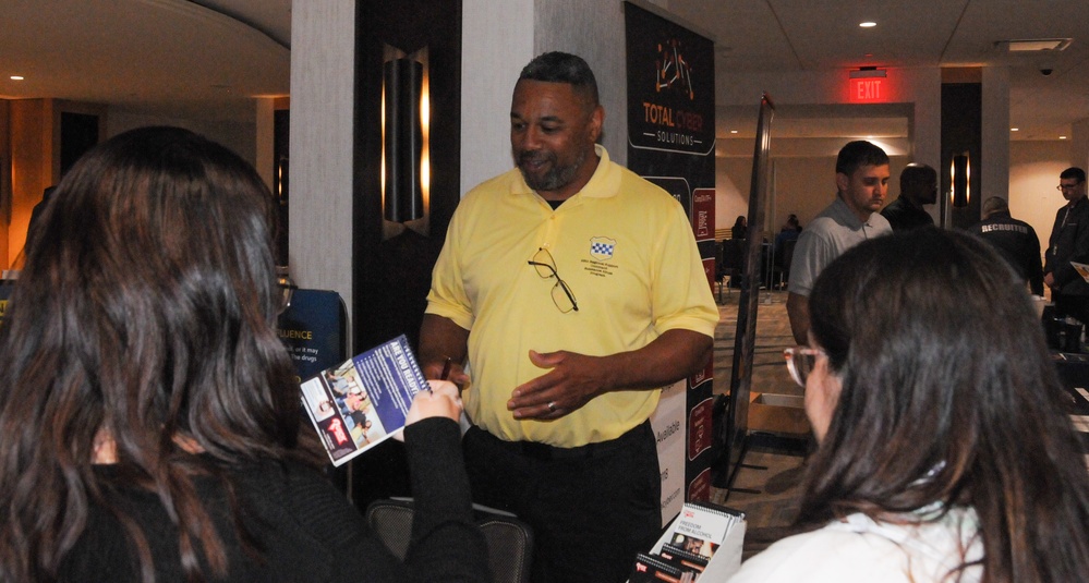 Army Reserve division hosts event for deploying Soldiers at nation’s capital