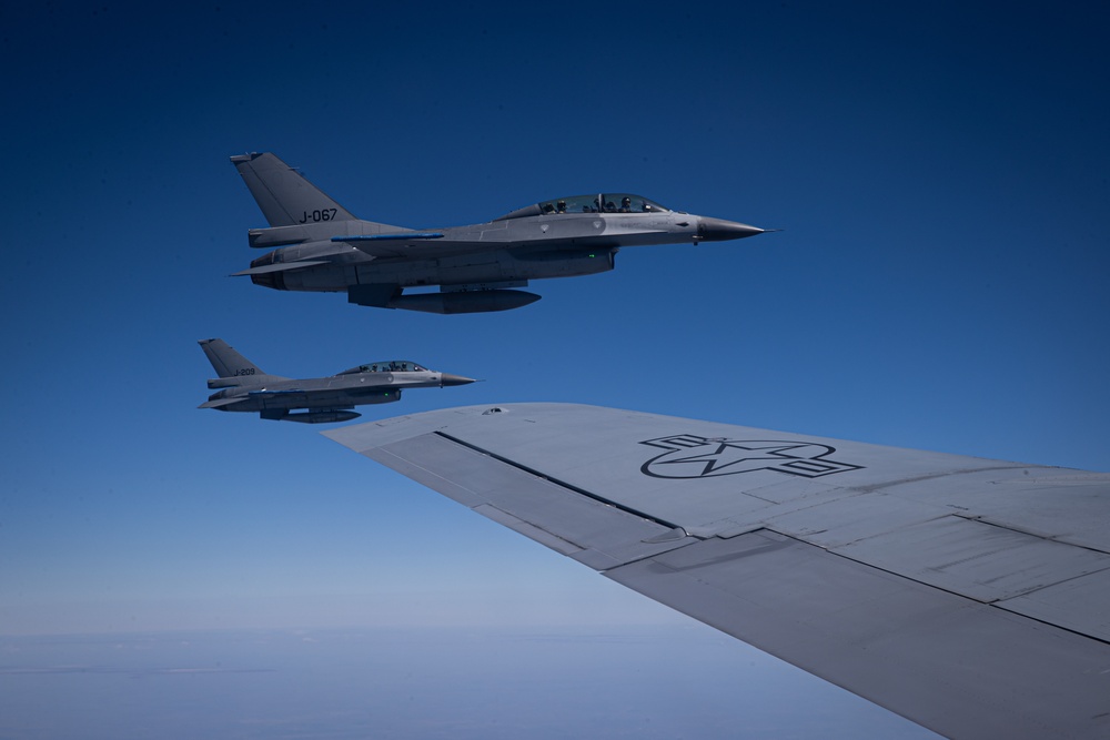 117th Air Refueling Wing refuels Romanian F-16s in the skies over Bucharest